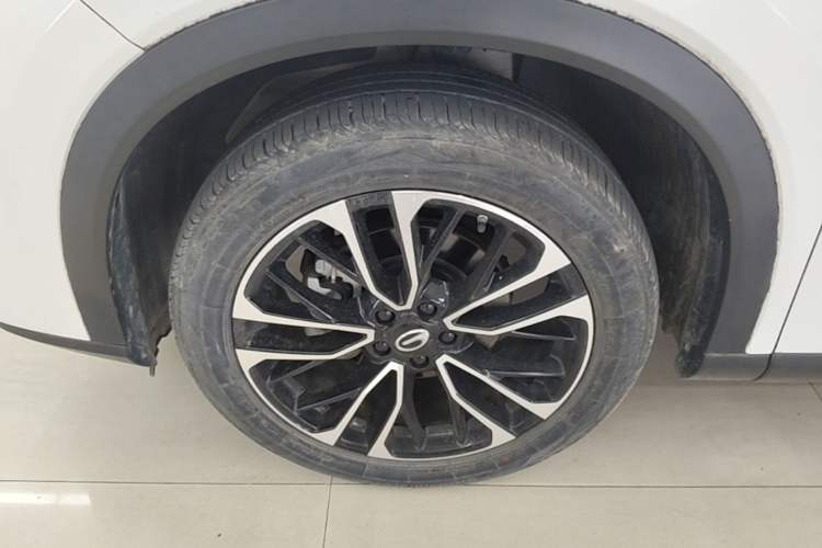 Used GAC Trumpchi GS4 PLUS 2021 270T Automatic Galaxy Edition Left Front Wheel Hub