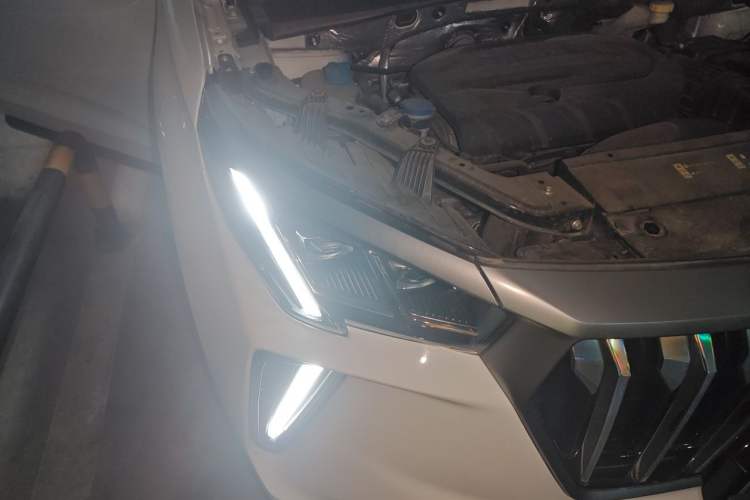 Used GAC Trumpchi GS4 PLUS 2021 270T Automatic Star Edition Right Front Headlight