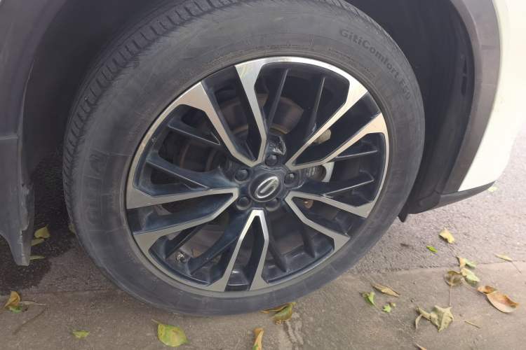 Used GAC Trumpchi GS4 PLUS 2021 270T Automatic Galaxy Edition Right Front Wheel Hub