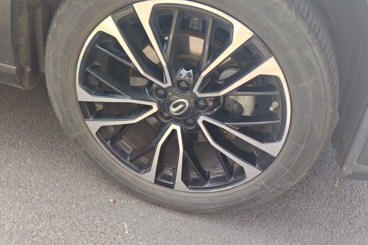 Used GAC Trumpchi GS4 PLUS 2021 270T Automatic Galaxy Edition Right Front Wheel Hub