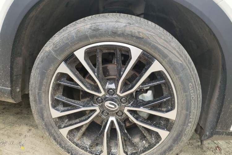 Used GAC Trumpchi GS4 PLUS 2021 270T Automatic Galaxy Edition Right Front Wheel Hub