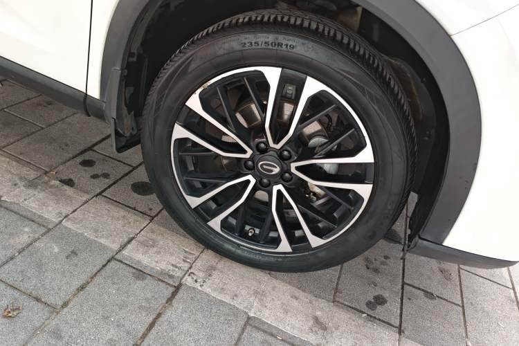 Used GAC Trumpchi GS4 PLUS 2021 270T Automatic Star Edition Right Front Wheel Hub