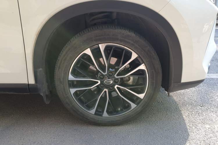 Used GAC Trumpchi GS4 PLUS 2021 390T Automatic Nebula Edition Right Front Wheel Hub