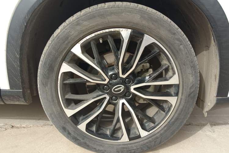 Used GAC Trumpchi GS4 PLUS 2021 390T Automatic Nebula Edition Right Front Wheel Hub