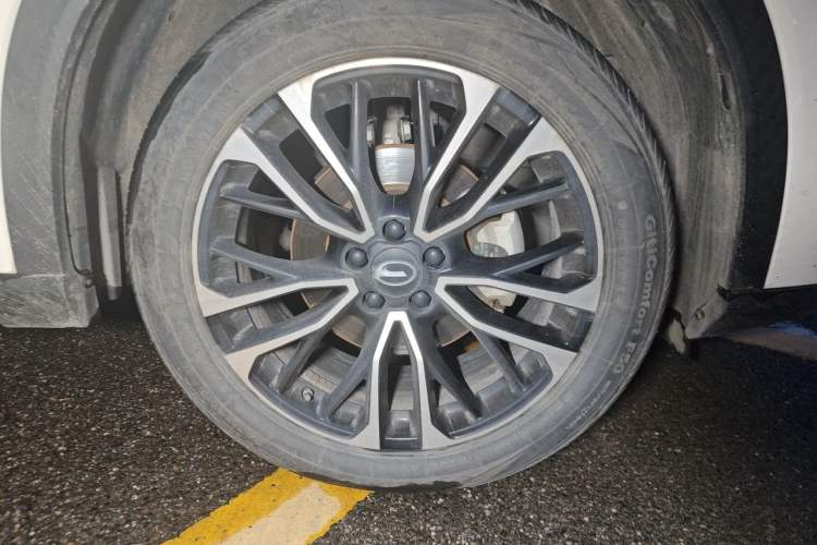 Used GAC Trumpchi GS4 PLUS 2021 270T Automatic Star Edition Right Front Wheel Hub
