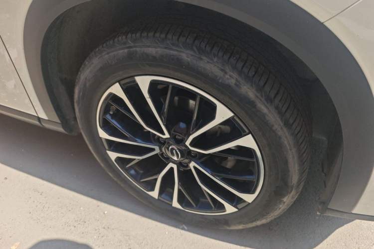 Used GAC Trumpchi GS4 PLUS 2021 270T Automatic Galaxy Edition Right Front Wheel Hub