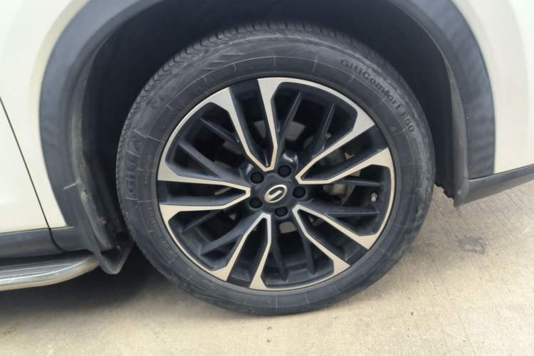 Used GAC Trumpchi GS4 PLUS 2021 390T Automatic Nebula Edition Right Front Wheel Hub