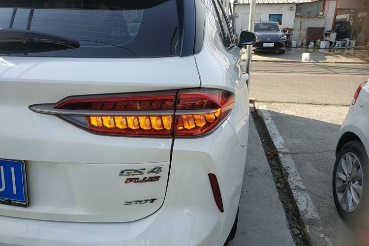 Used GAC Trumpchi GS4 PLUS 2021 270T Automatic Galaxy Edition Right Rear Taillight