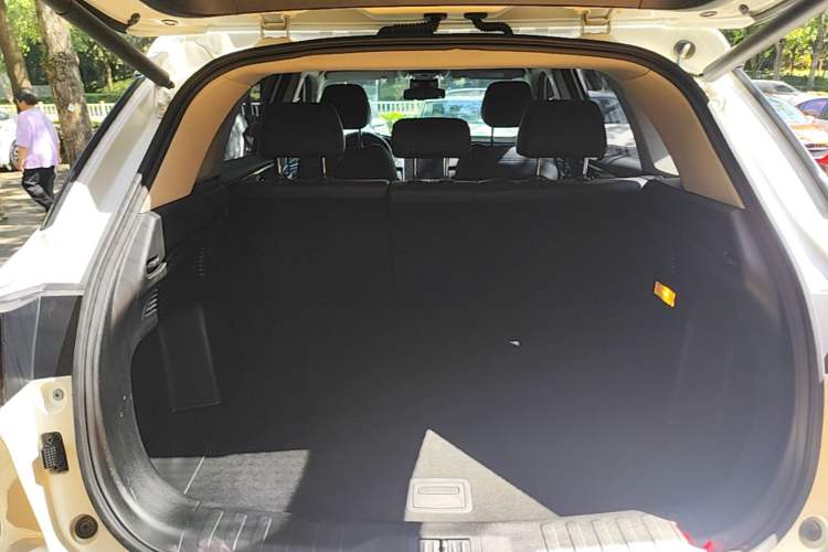 Used GAC Trumpchi GS4 PLUS 2021 270T Automatic Galaxy Edition Trunk