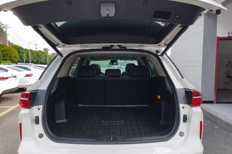Used GAC Trumpchi GS4 PLUS 2021 270T Automatic Star Edition Trunk