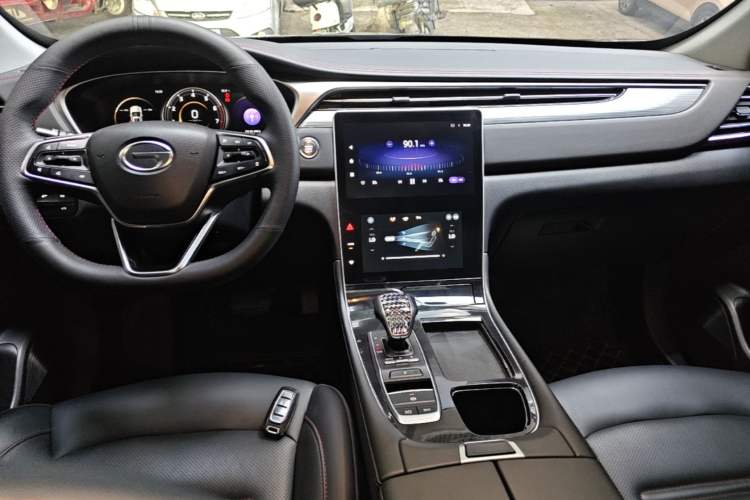 Used GAC Trumpchi GS4 PLUS 2022 270T Automatic Star Edition Center Console