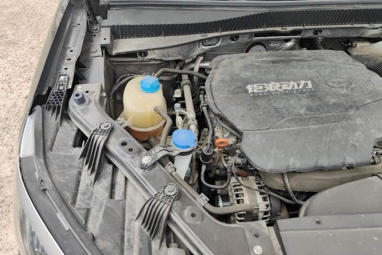 Used GAC Trumpchi GS4 PLUS 2022 390T Automatic Galaxy Edition Engine Bay Right