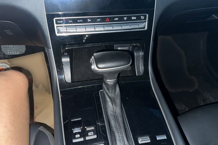 Used GAC Trumpchi GS4 PLUS 2022 390T Automatic Galaxy Edition Gear Lever
