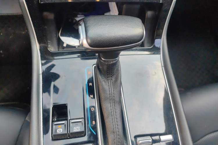 Used GAC Trumpchi GS4 PLUS 2022 390T Automatic Galaxy Edition Gear Lever