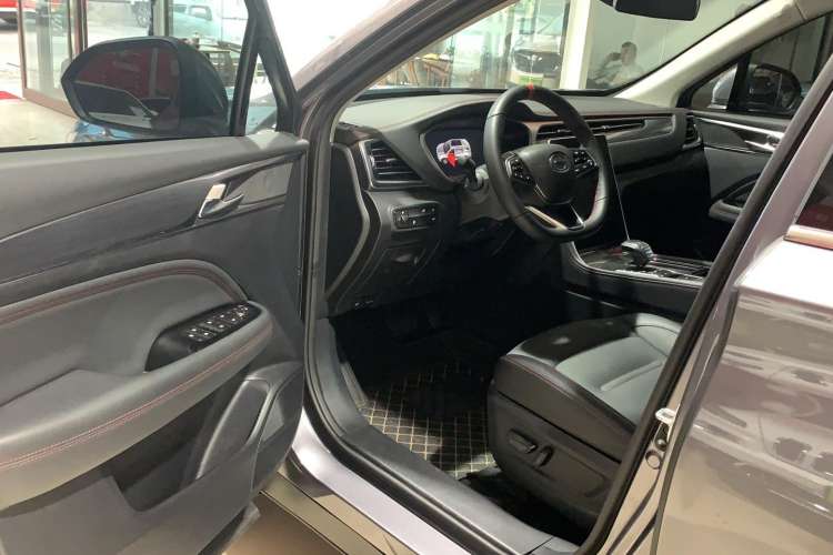 Used GAC Trumpchi GS4 PLUS 2022 390T Automatic Nebula Edition Interior 2