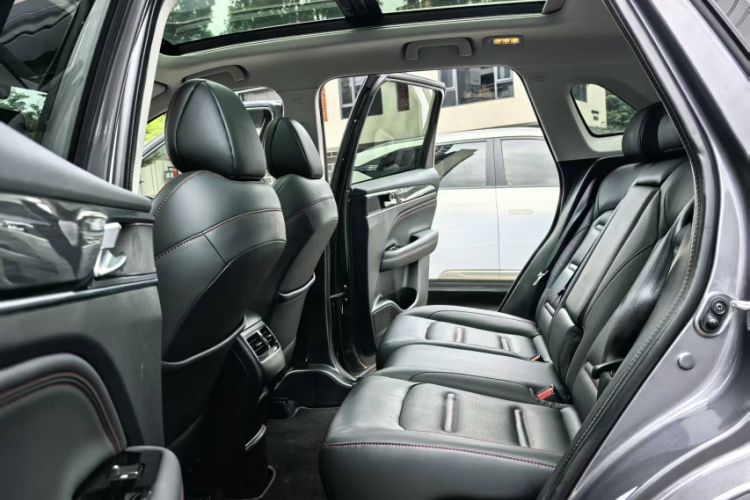 Used GAC Trumpchi GS4 PLUS 2022 390T Automatic Starry Edition Interior 2