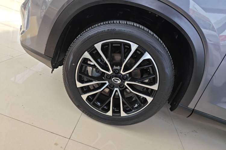 Used GAC Trumpchi GS4 PLUS 2022 270T Automatic Starry Edition Left Front Wheel Hub