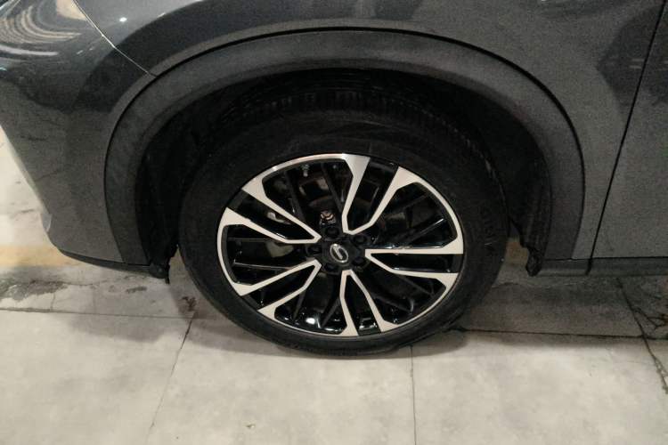 Used GAC Trumpchi GS4 PLUS 2022 270T Automatic Galaxy Edition Left Front Wheel Hub