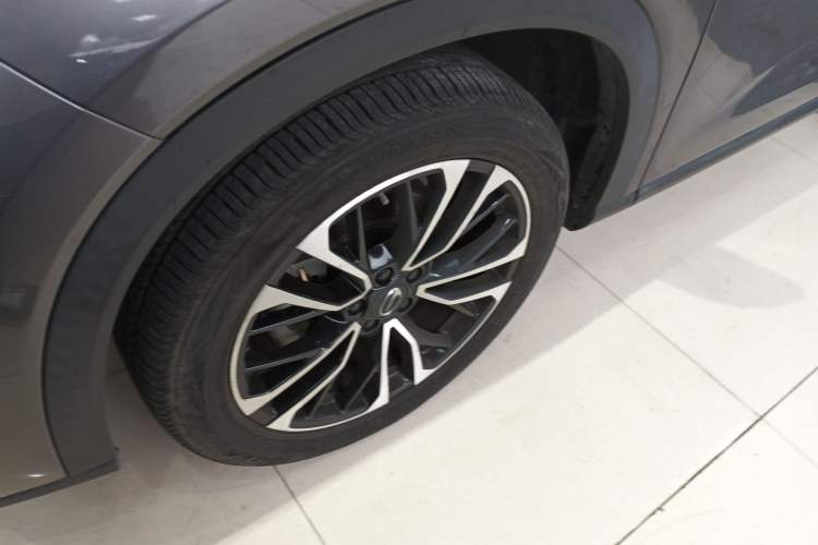 Used GAC Trumpchi GS4 PLUS 2022 270T Automatic Galaxy Edition Left Front Wheel Hub
