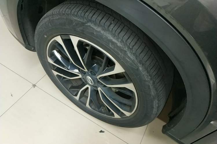 Used GAC Trumpchi GS4 PLUS 2022 390T Automatic Galaxy Edition Left Front Wheel Hub