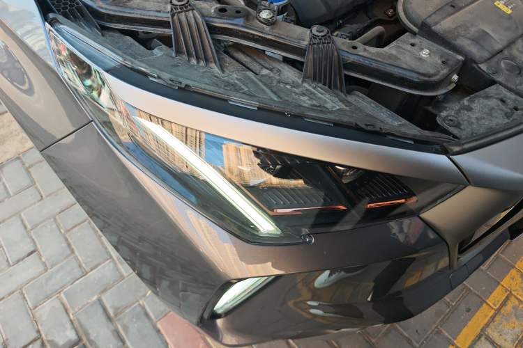 Used GAC Trumpchi GS4 PLUS 2022 270T Automatic Galaxy Edition Right Front Headlight