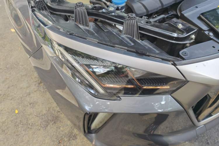 Used GAC Trumpchi GS4 PLUS 2022 270T Automatic Galaxy Edition Right Front Headlight