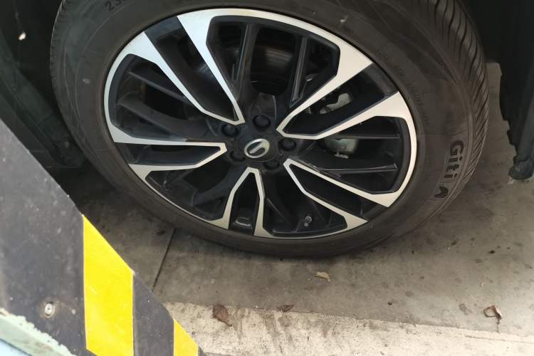 Used GAC Trumpchi GS4 PLUS 2022 390T Automatic Nebula Edition Right Front Wheel Hub