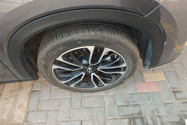 Used GAC Trumpchi GS4 PLUS 2022 270T Automatic Galaxy Edition Right Front Wheel Hub