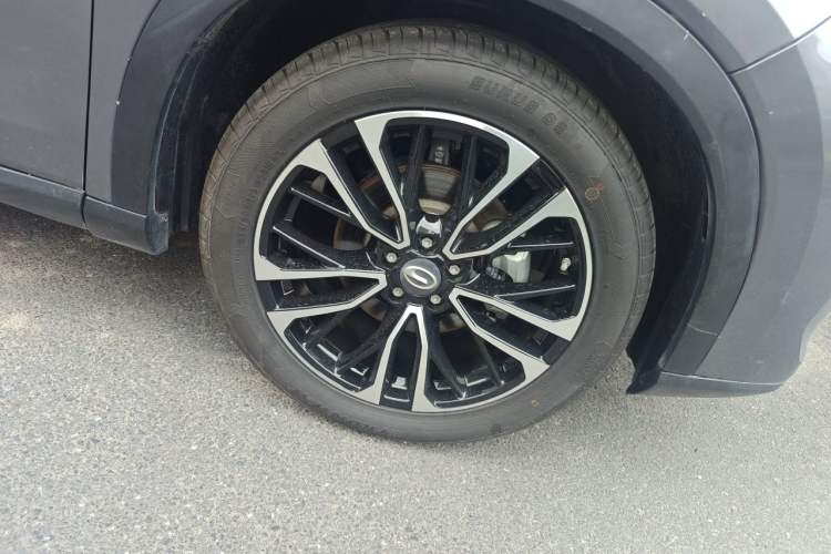 Used GAC Trumpchi GS4 PLUS 2022 390T Automatic Galaxy Edition Right Front Wheel Hub