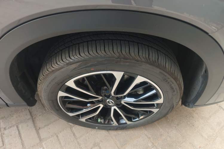 Used GAC Trumpchi GS4 PLUS 2022 390T Automatic Nebula Edition Right Front Wheel Hub