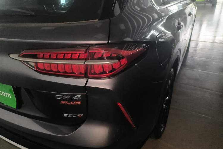 Used GAC Trumpchi GS4 PLUS 2022 390T Automatic Galaxy Edition Right Rear Taillight