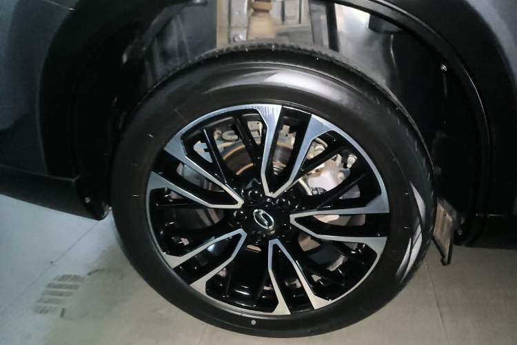 Used GAC Trumpchi GS4 PLUS 2022 390T Automatic Galaxy Edition Right Rear Wheel Hub