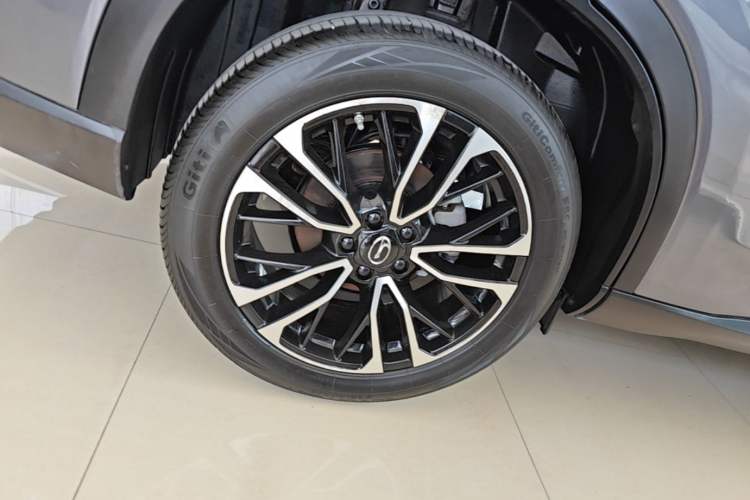 Used GAC Trumpchi GS4 PLUS 2022 270T Automatic Starry Edition Right Rear Wheel Hub