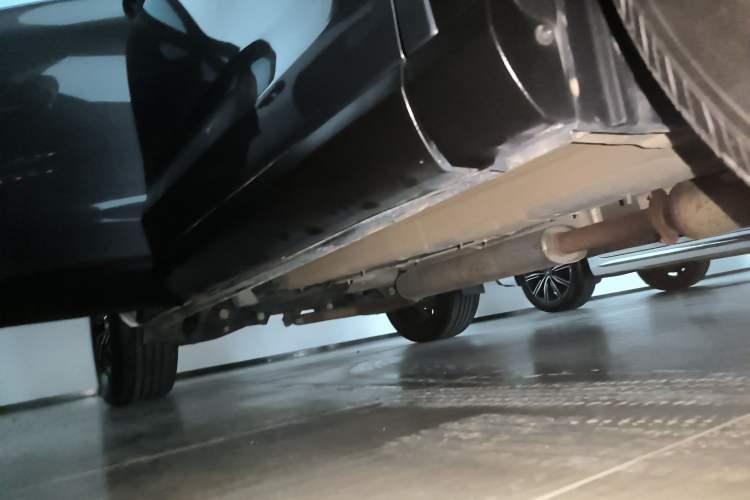 Used GAC Trumpchi GS4 PLUS 2022 390T Automatic Galaxy Edition Right Side Sill
