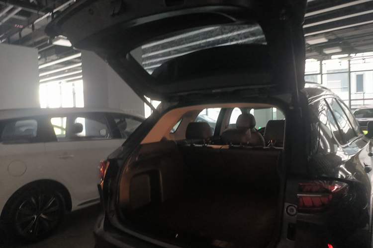 Used GAC Trumpchi GS4 PLUS 2022 390T Automatic Galaxy Edition Trunk