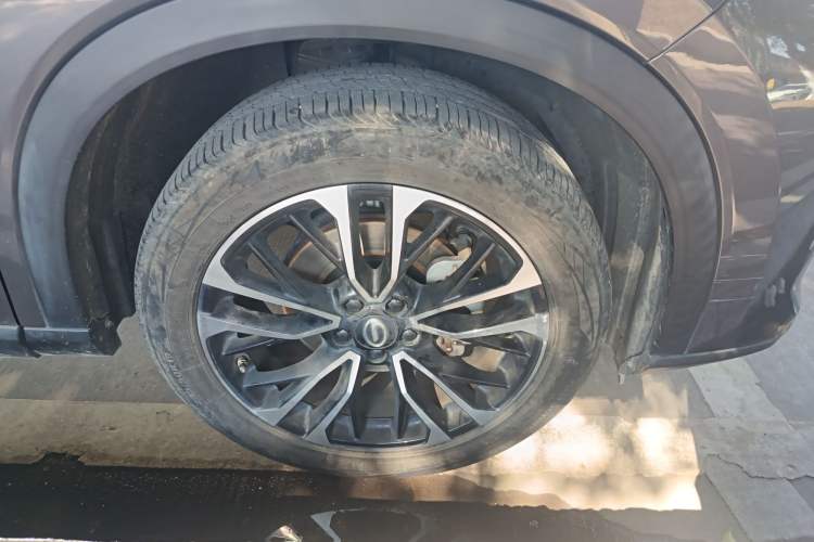 Used GAC Trumpchi GS4 PLUS 2022 270T Automatic Galaxy Edition Right Front Wheel Hub