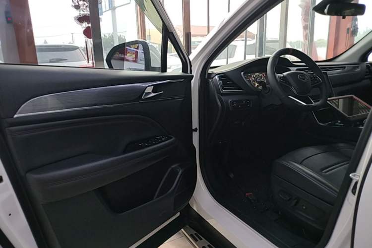 Used GAC Trumpchi GS4 PLUS 2022 390T Automatic Galaxy Edition Driver Seat