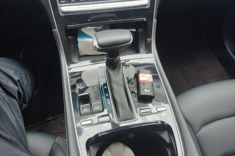 Used GAC Trumpchi GS4 PLUS 2022 390T Automatic Galaxy Edition Gear Lever