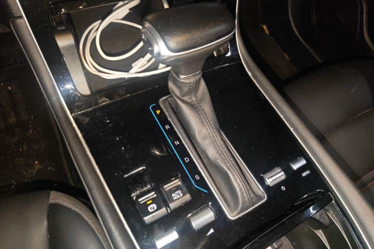 Used GAC Trumpchi GS4 PLUS 2022 390T Automatic Galaxy Edition Gear Lever