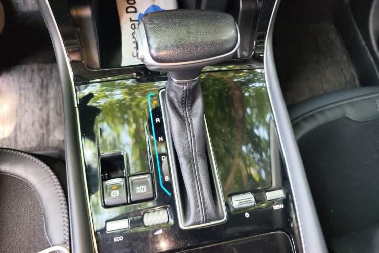 Used GAC Trumpchi GS4 PLUS 2022 390T Automatic Galaxy Edition Gear Lever
