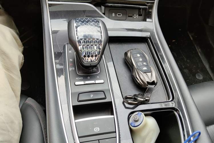Used GAC Trumpchi GS4 PLUS 2022 270T Automatic Galaxy Edition Gear Lever