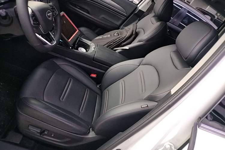 Used GAC Trumpchi GS4 PLUS 2022 390T Automatic Galaxy Edition Left Front Seat