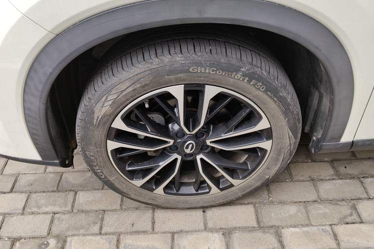 Used GAC Trumpchi GS4 PLUS 2022 270T Automatic Galaxy Edition Left Front Wheel Hub