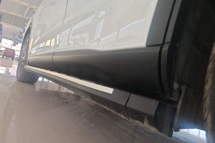 Used GAC Trumpchi GS4 PLUS 2022 390T Automatic Nebula Edition Left Side Sill