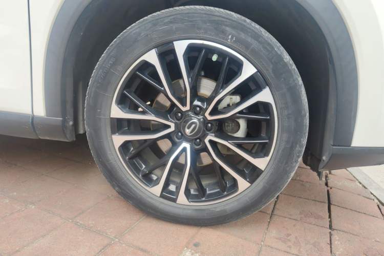 Used GAC Trumpchi GS4 PLUS 2022 270T Automatic Star Edition Right Front Wheel Hub