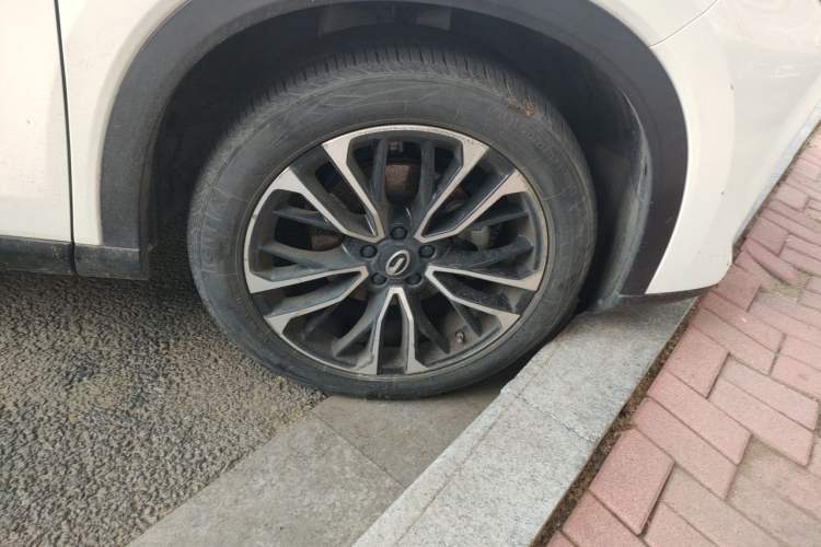 Used GAC Trumpchi GS4 PLUS 2022 390T Automatic Nebula Edition Right Front Wheel Hub