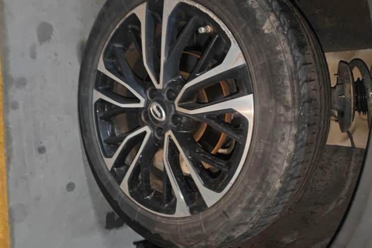 Used GAC Trumpchi GS4 PLUS 2022 390T Automatic Galaxy Edition Right Front Wheel Hub