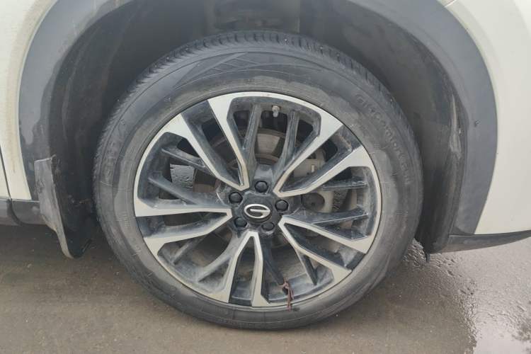 Used GAC Trumpchi GS4 PLUS 2022 270T Automatic Galaxy Edition Right Front Wheel Hub