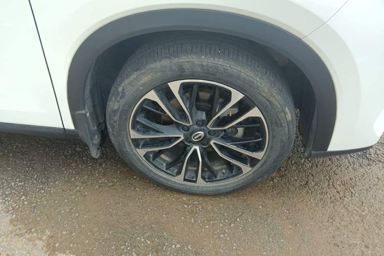 Used GAC Trumpchi GS4 PLUS 2022 390T Automatic Nebula Edition Right Front Wheel Hub