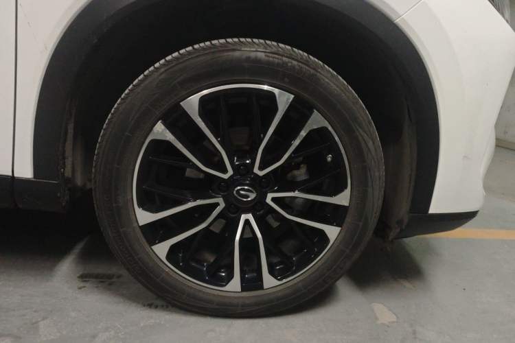 Used GAC Trumpchi GS4 PLUS 2022 270T Automatic Star Edition Right Front Wheel Hub